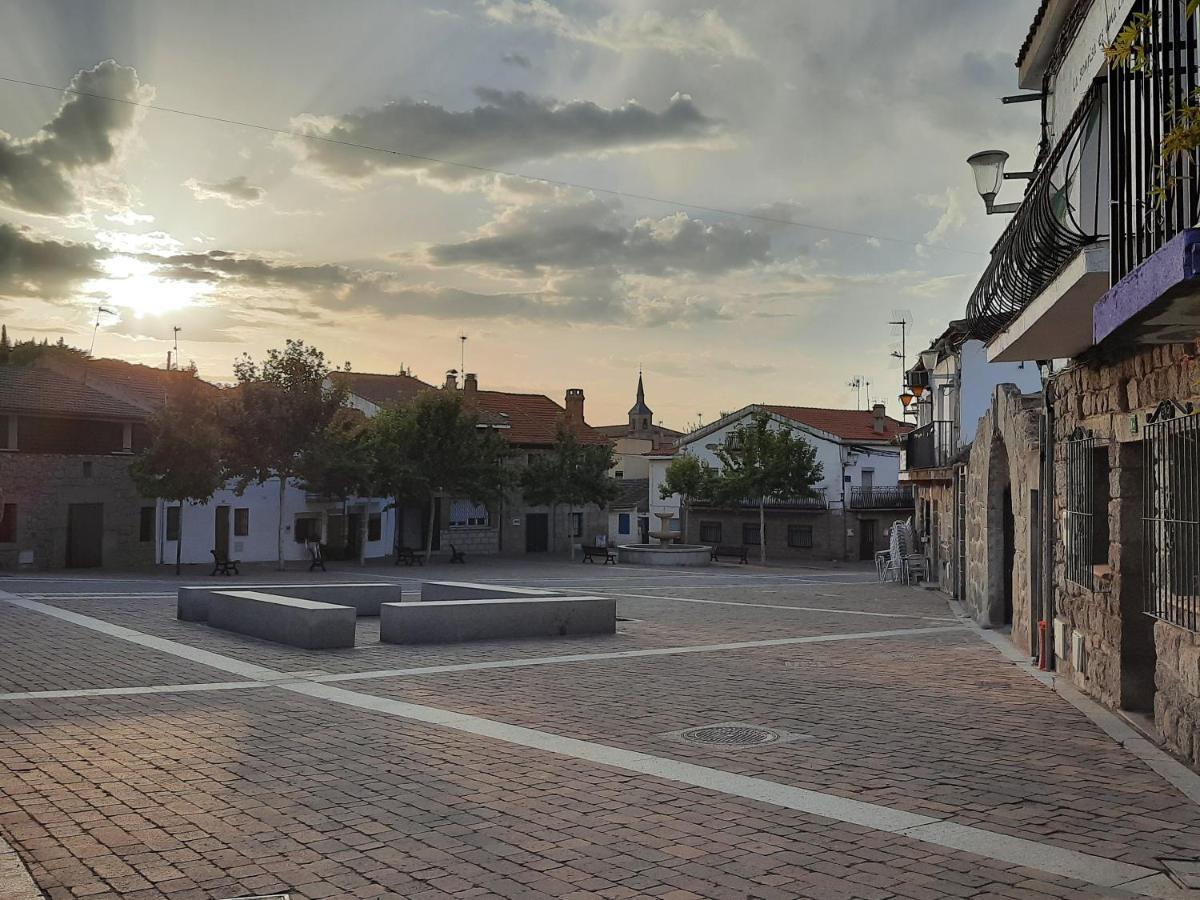 Alojamientos Rurales La Aldaba Navalagamella Esterno foto